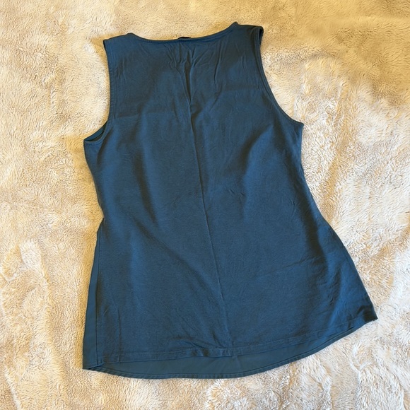 🌻2/$10🌻 Sleeveless top, greyish blue, Le Chateau, size small - Picture 4 of 6